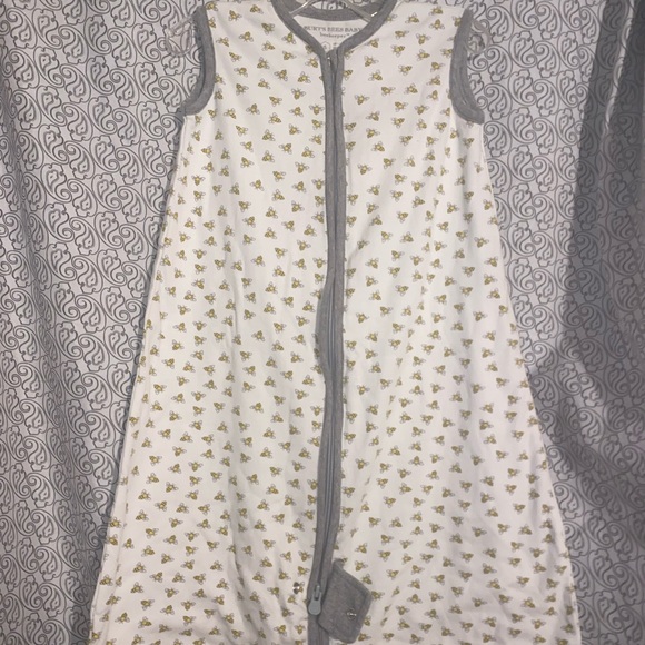 Burt’s bees beekeeper wearable blanket - Picture 2 of 4